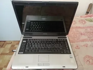 Laptop Toshiba Satellite A350 1GB Intel HDD 128GB
