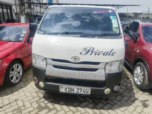 Toyota HiAce 2014 White