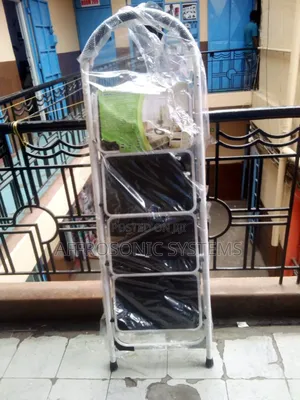 4 Step Steel Ladder (Black White)