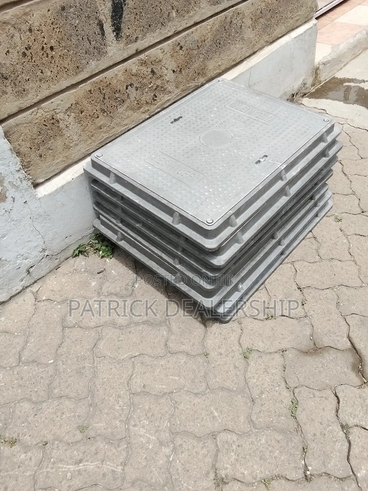 18 × 24 Lockable Manhole Cover
