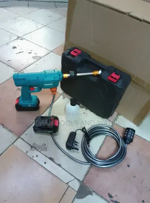 All Purpose Makita Cordless Pressure Washer 88 Volts 2battery Charger