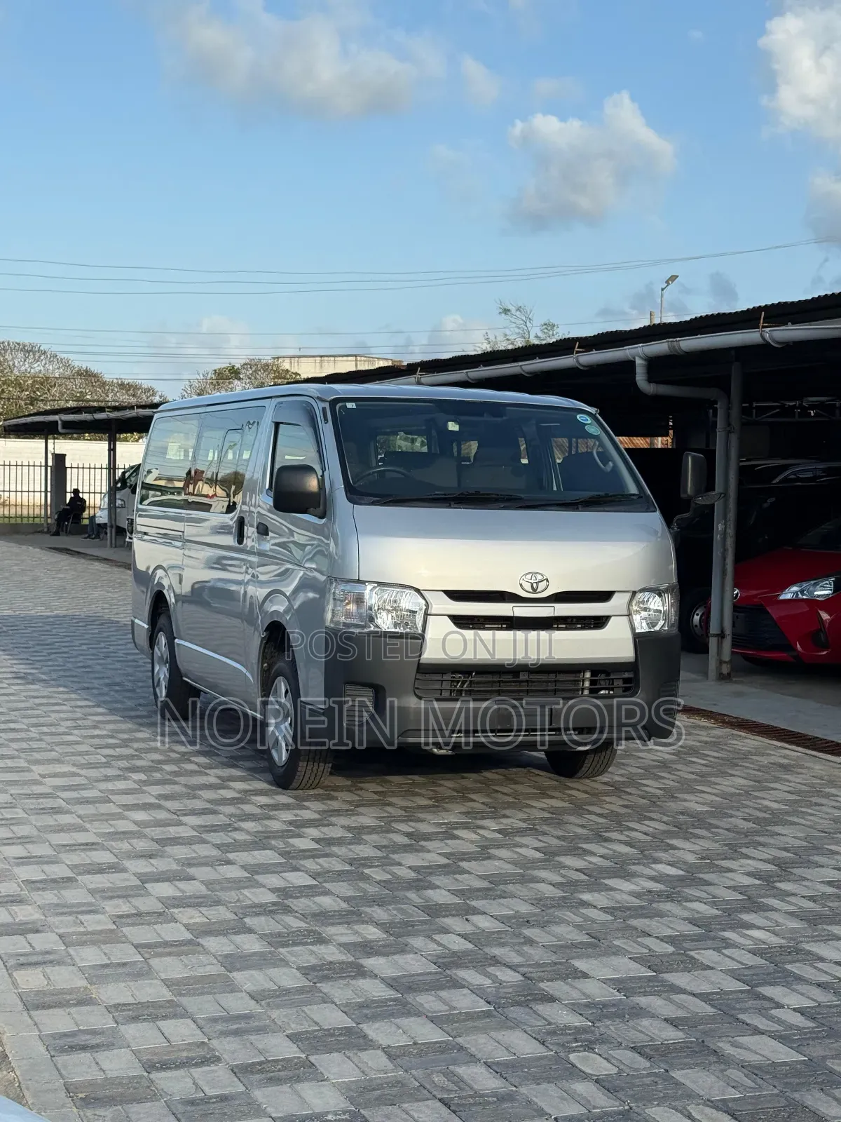 Toyota HiAce 2012 Silver