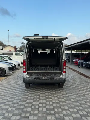 Toyota HiAce 2012 Silver
