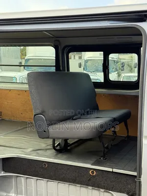 Toyota HiAce 2012 Silver
