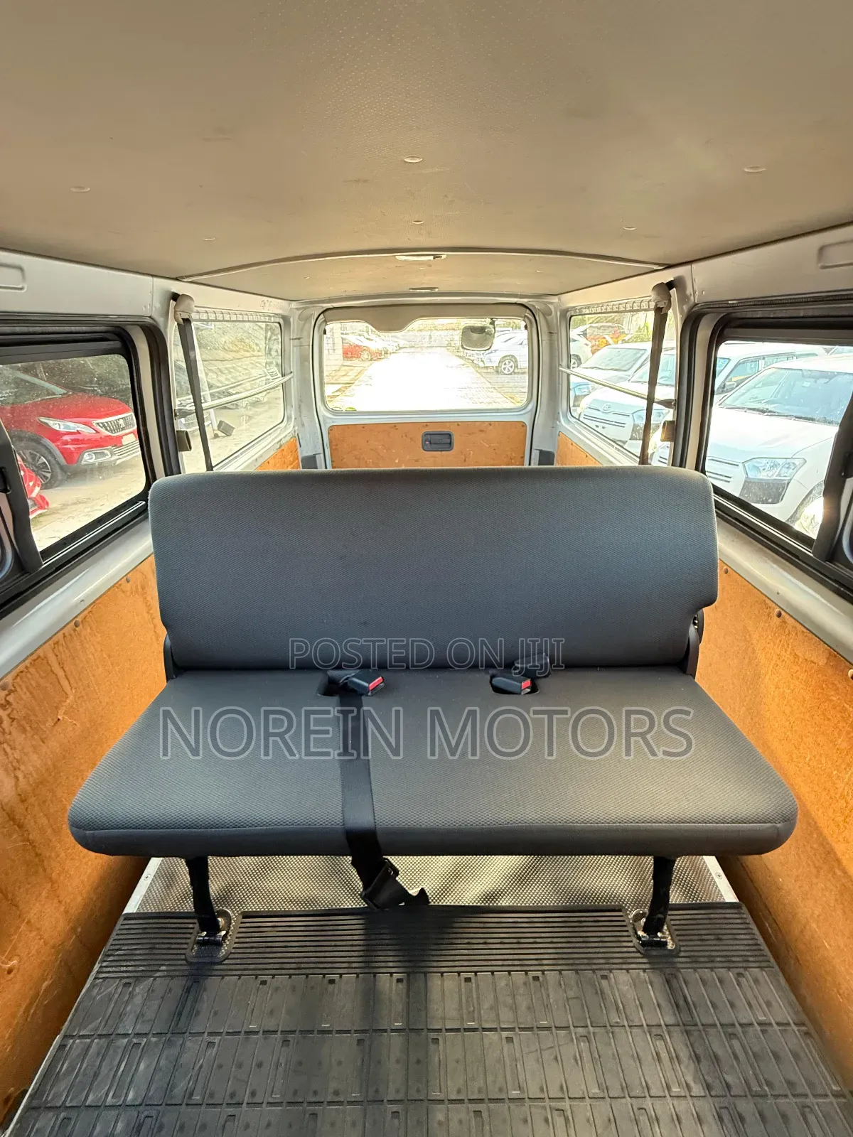 Toyota HiAce 2012 Silver