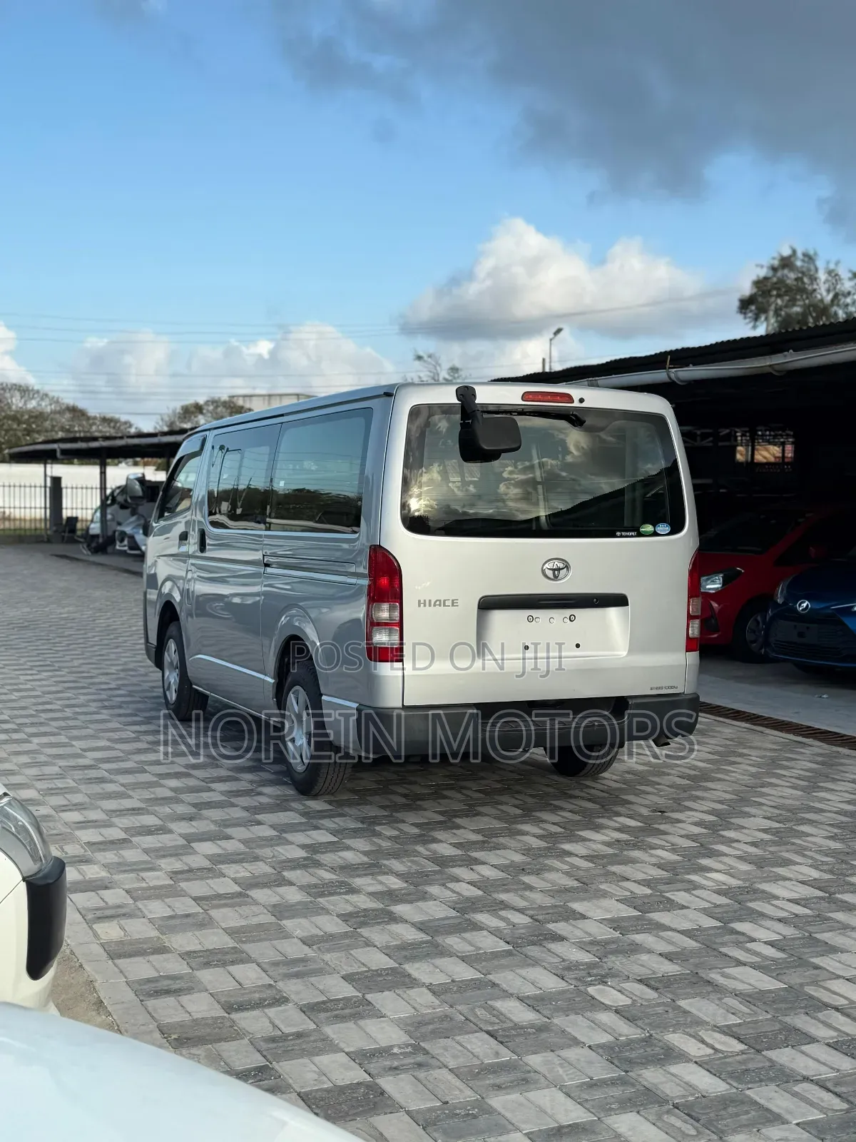 Toyota HiAce 2012 Silver