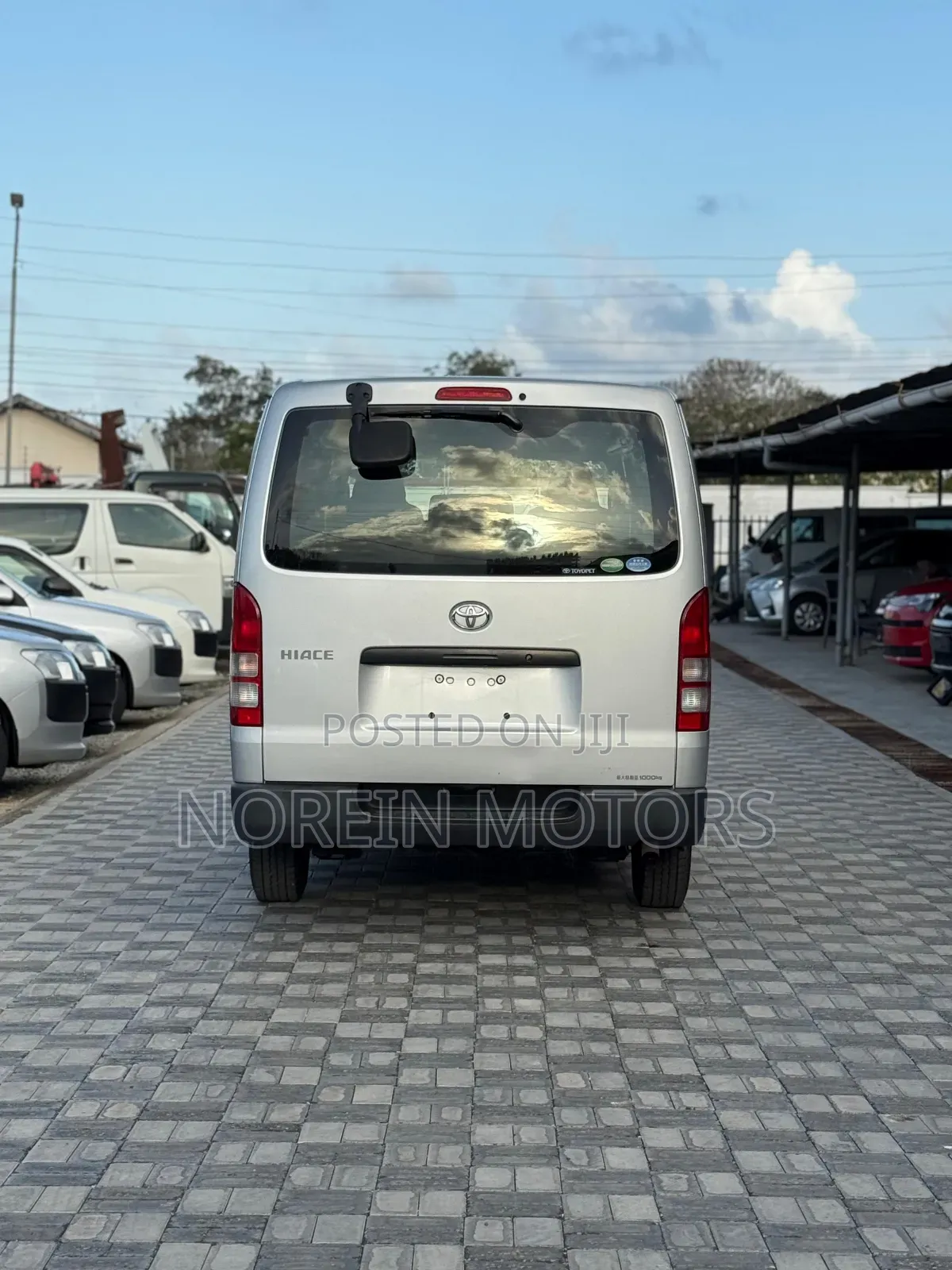 Toyota HiAce 2012 Silver