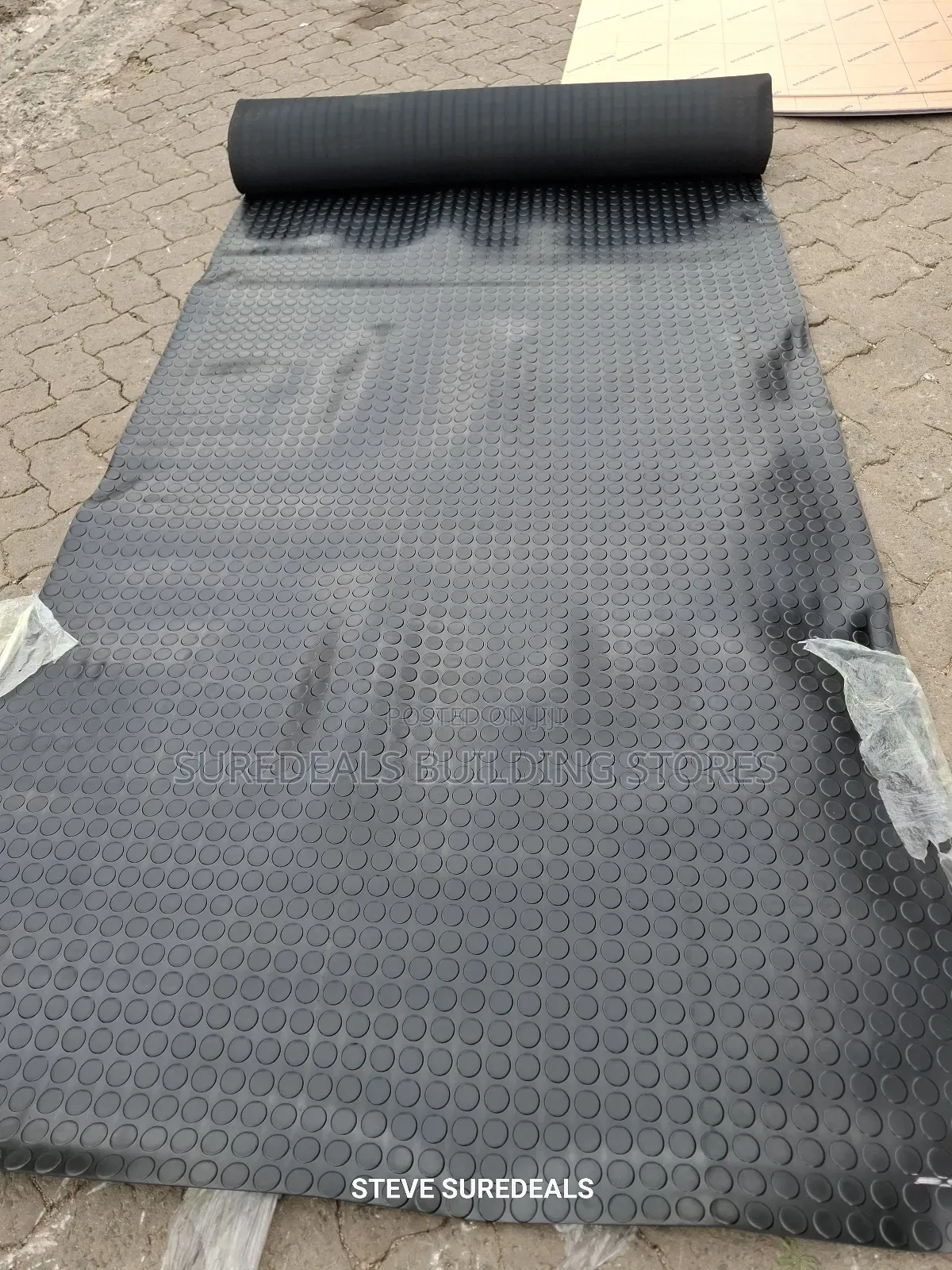 Coin-Grip/Stud-Top Rubber Floor Matting