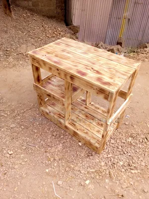 Kitchen Pallet Table . Blazed Patterned