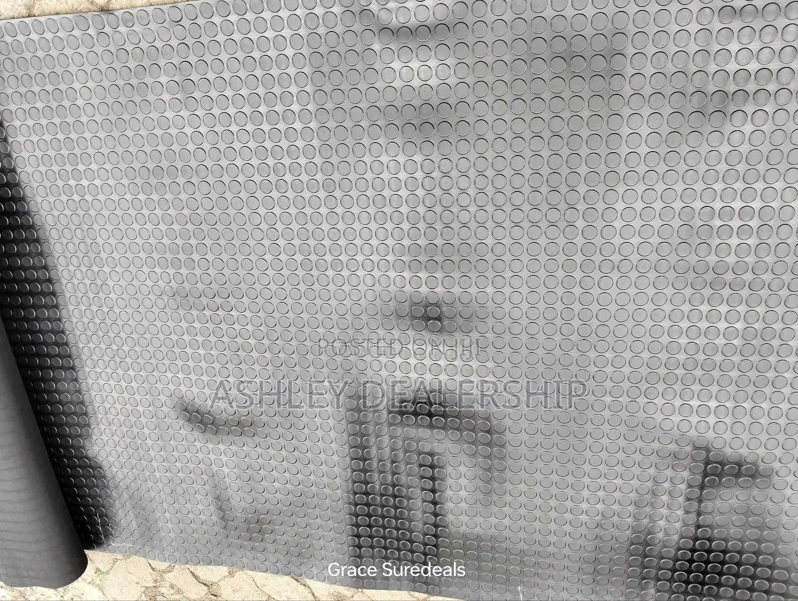 Studded Rubber May/ Coin Mat