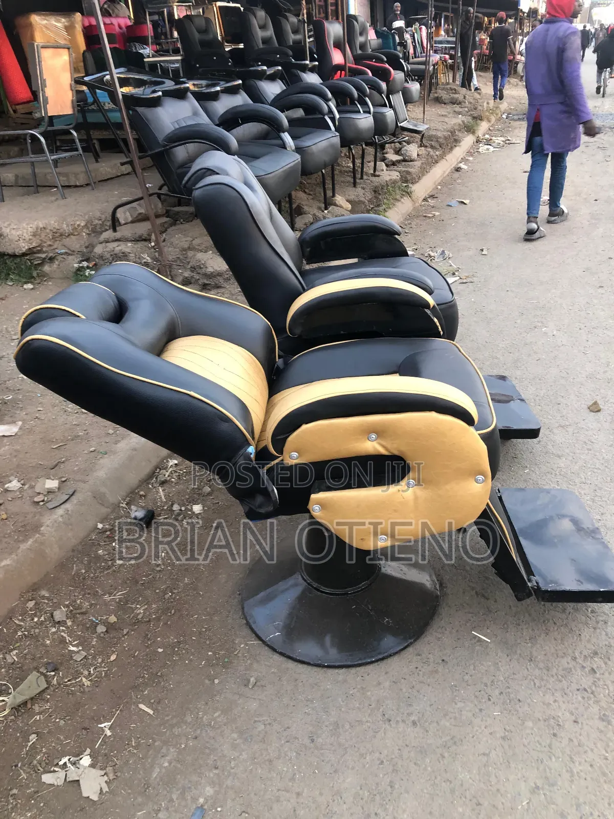 Adjusted Barber Chairs With Gold Leather