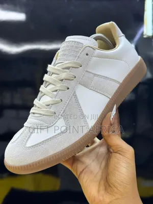 Maison Margiela Replica 
“ Dirty White ”