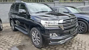 Toyota Land Cruiser 4.6 V8 ZX 2018 Black