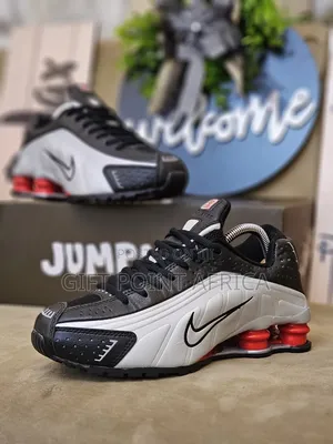Black Nike Air Shoxs Sneakers
