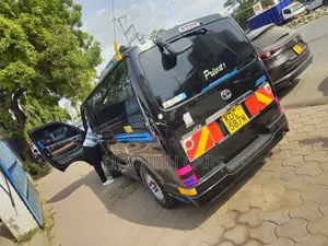 Toyota HiAce 2014 Black