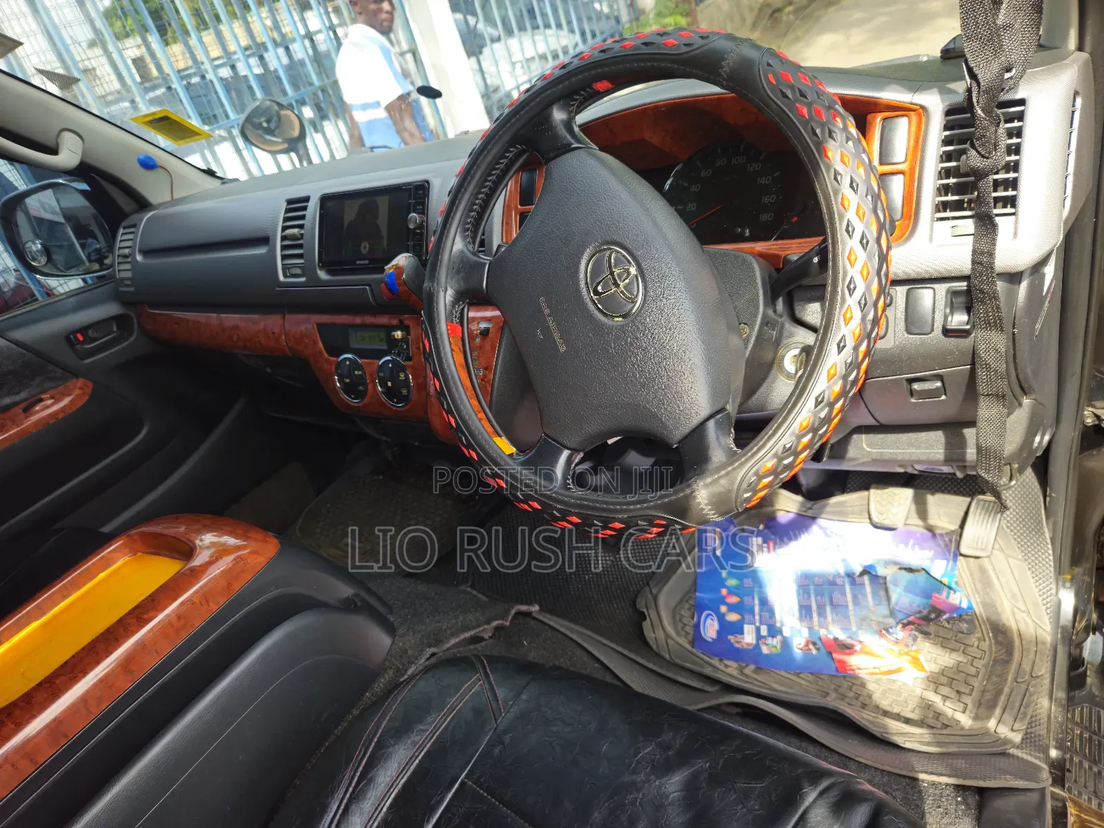 Toyota HiAce 2014 Black