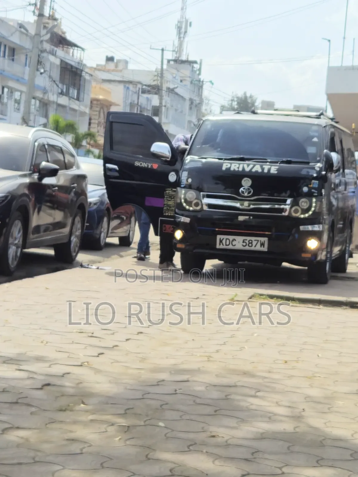 Toyota HiAce 2014 Black