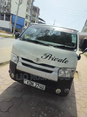 Toyota HiAce 2017 White