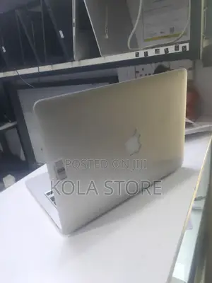 New Laptop Apple MacBook Pro 2015 8GB Intel Core i5 SSD 256GB