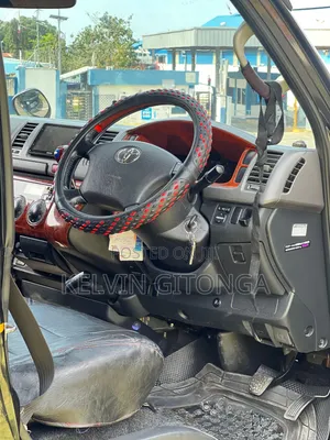 Toyota HiAce 2014 Black
