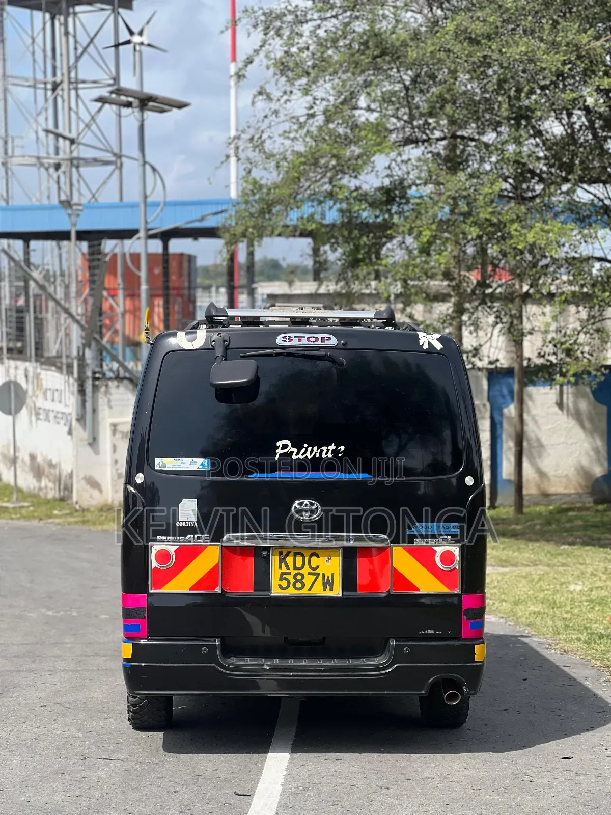 Toyota HiAce 2014 Black