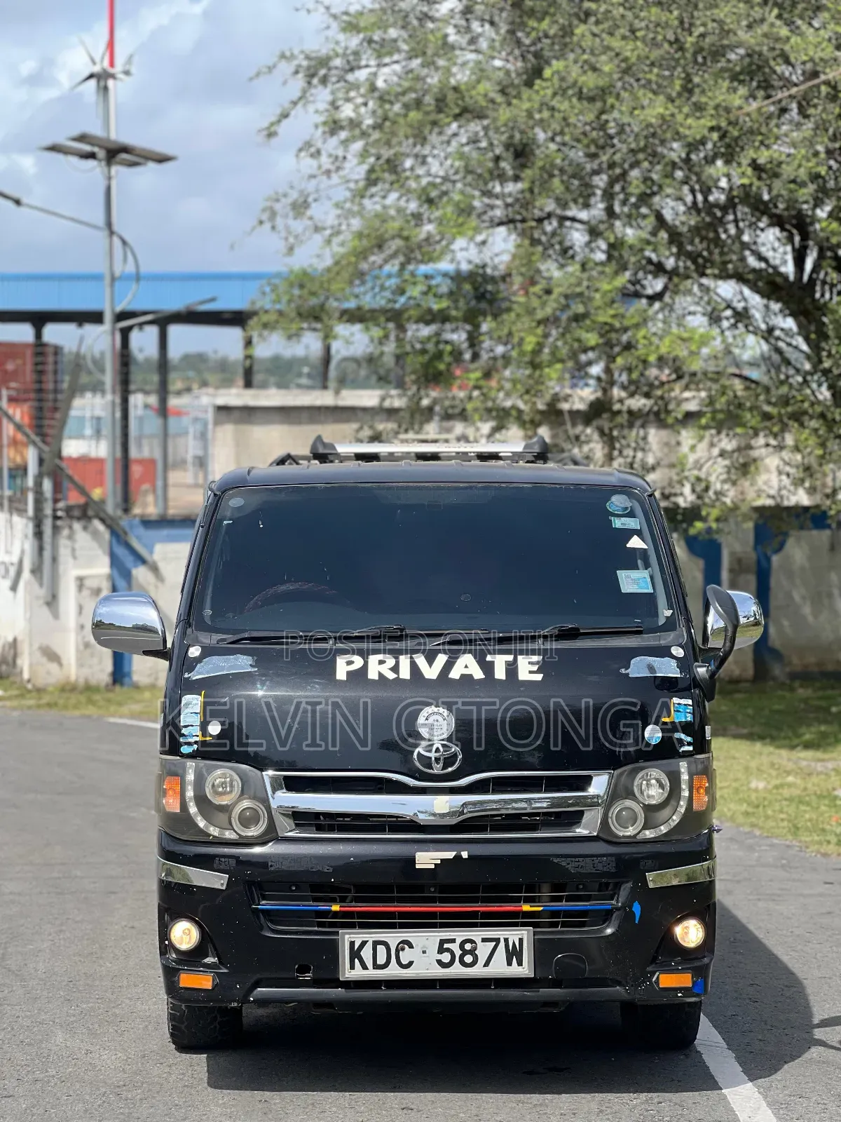 Toyota HiAce 2014 Black