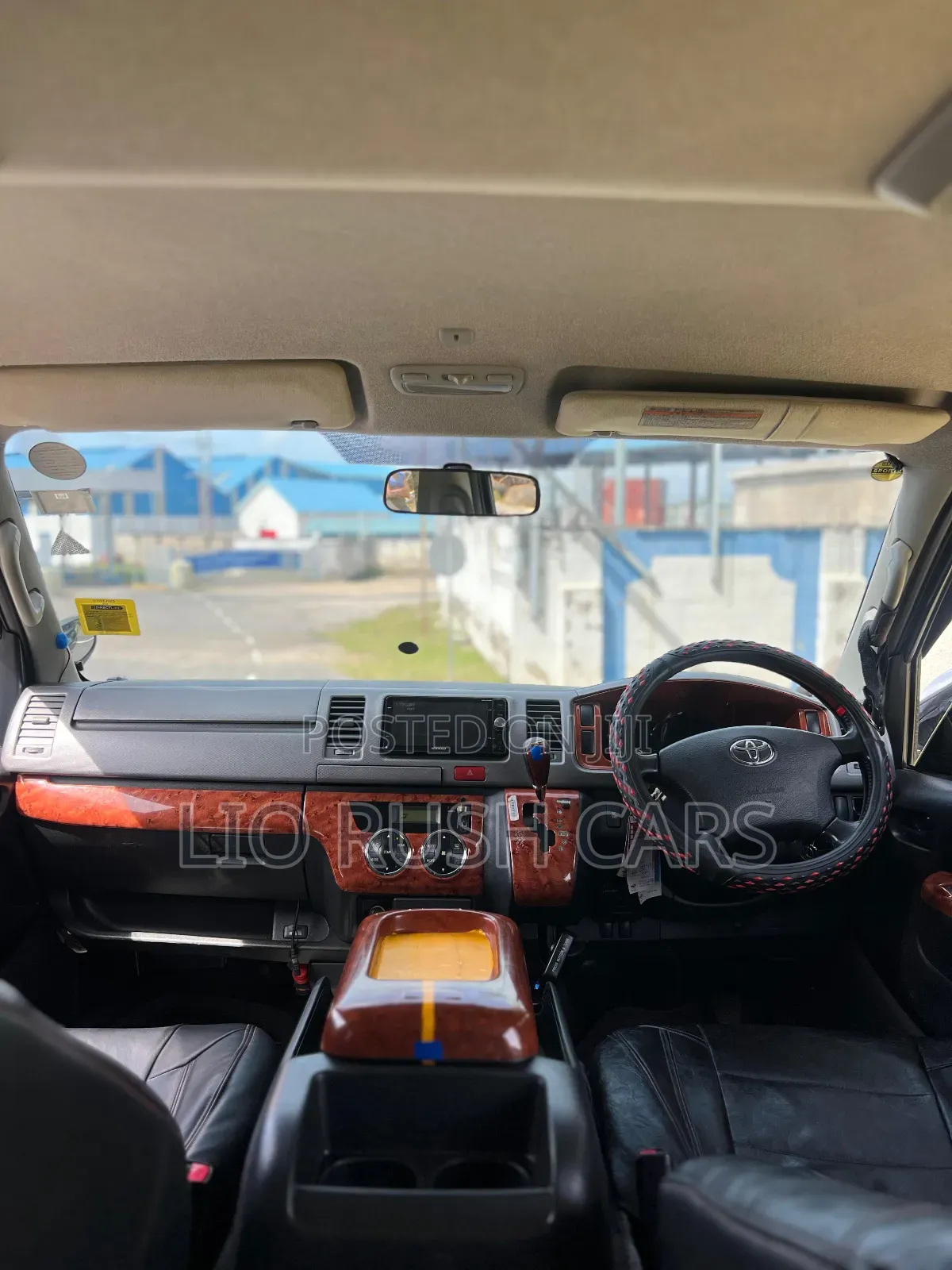 Toyota HiAce 2014 Black