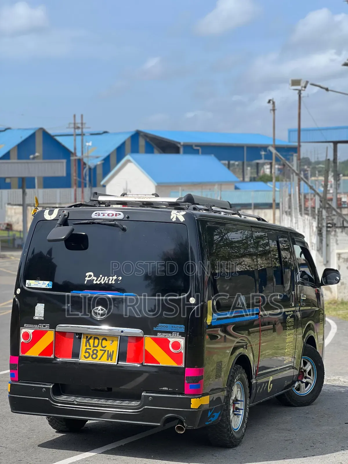 Toyota HiAce 2014 Black