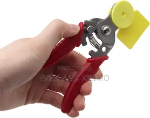 Palm-Friendly Ear Tag Remover