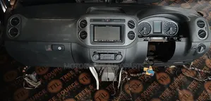 Volkswagen Tiguan 2013-2015 Complete Dashboard