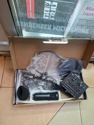 Podcast Equipment Bm800 Podcast Microphone and V8 Sound Car