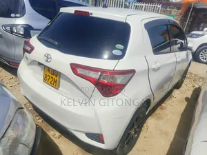 Toyota Vitz 2017 White