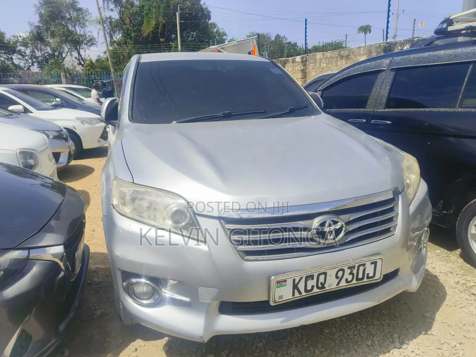 Toyota Vanguard 2012 Silver