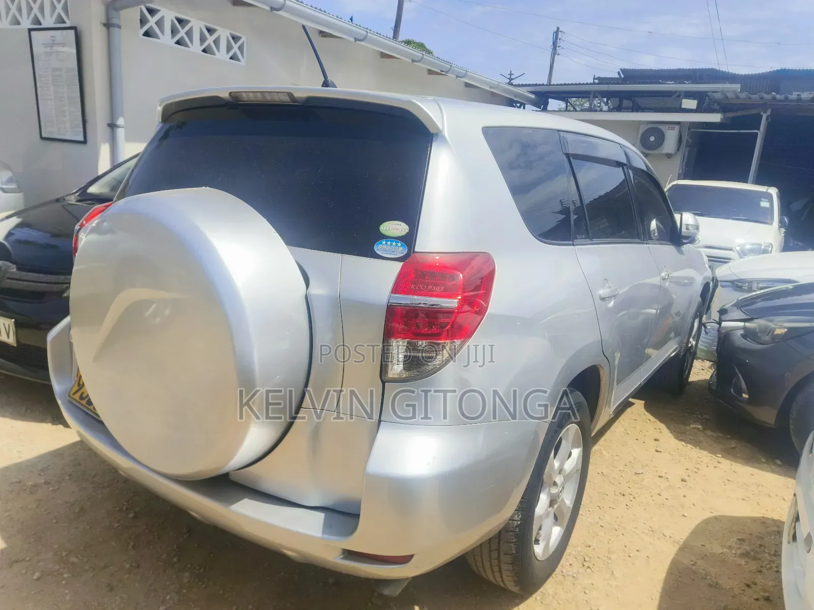 Toyota Vanguard 2012 Silver