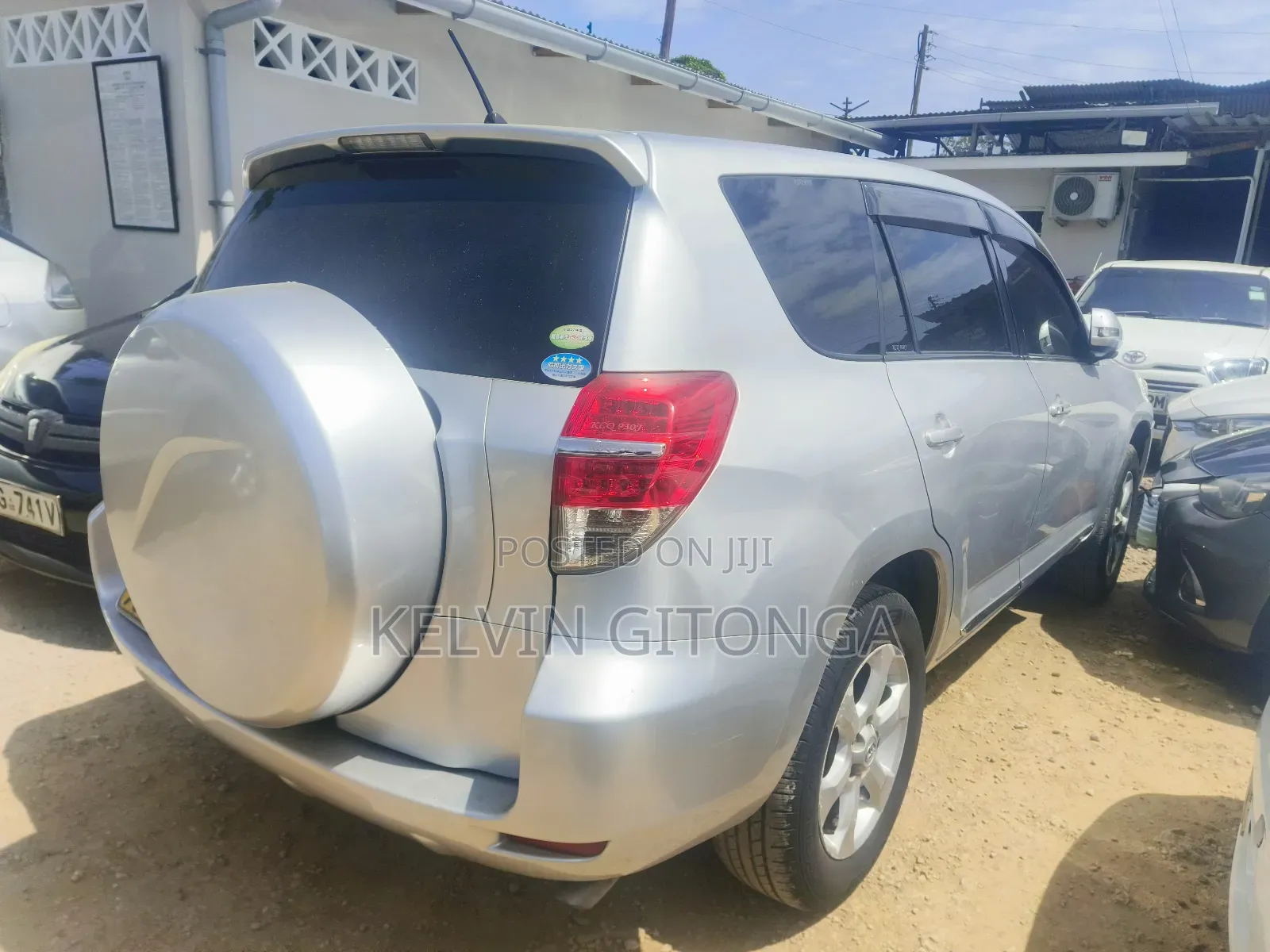 Toyota Vanguard 2012 Silver