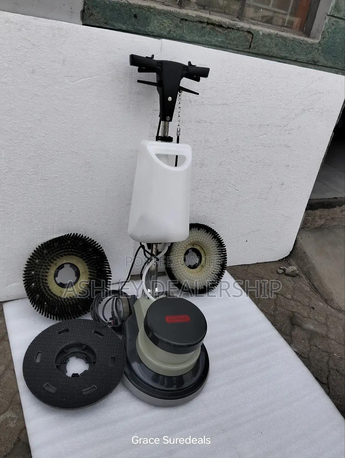 Machine Floor Scrubber