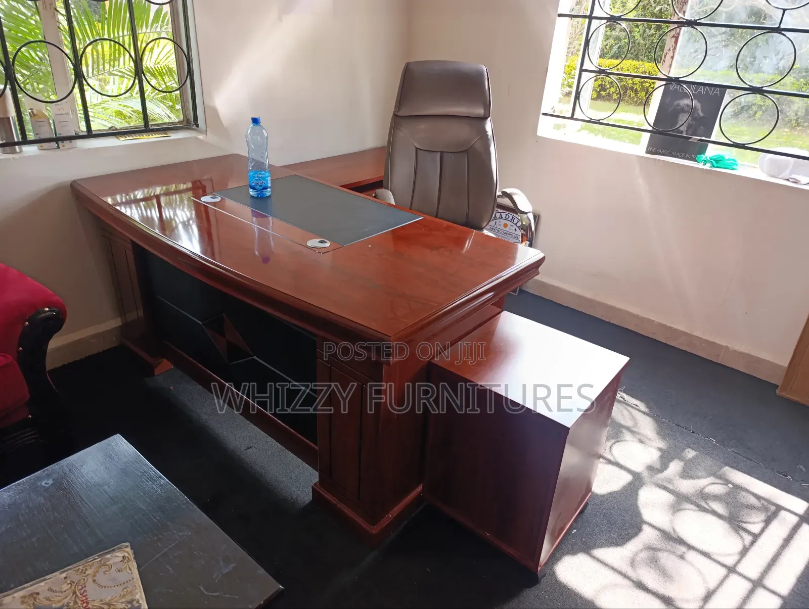 Elegant Executive Table 1.6m