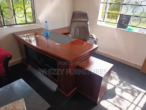 Elegant Executive Table 1.6m