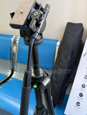 Yunteng VCT 880 Portable Aluminum Alloy Tripod