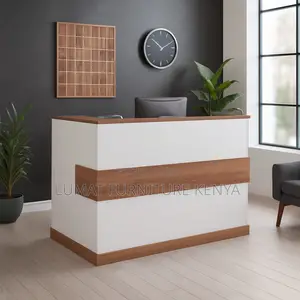 Compact Wooden Reception Counter – 1.4m