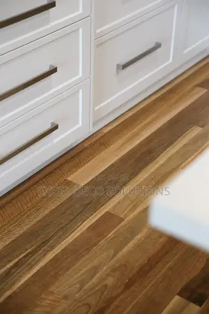 Premium Finish Laminate Flooring – 8mm 12mm Options
