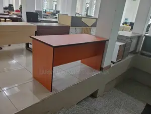 Managerial 1.4m Office Table