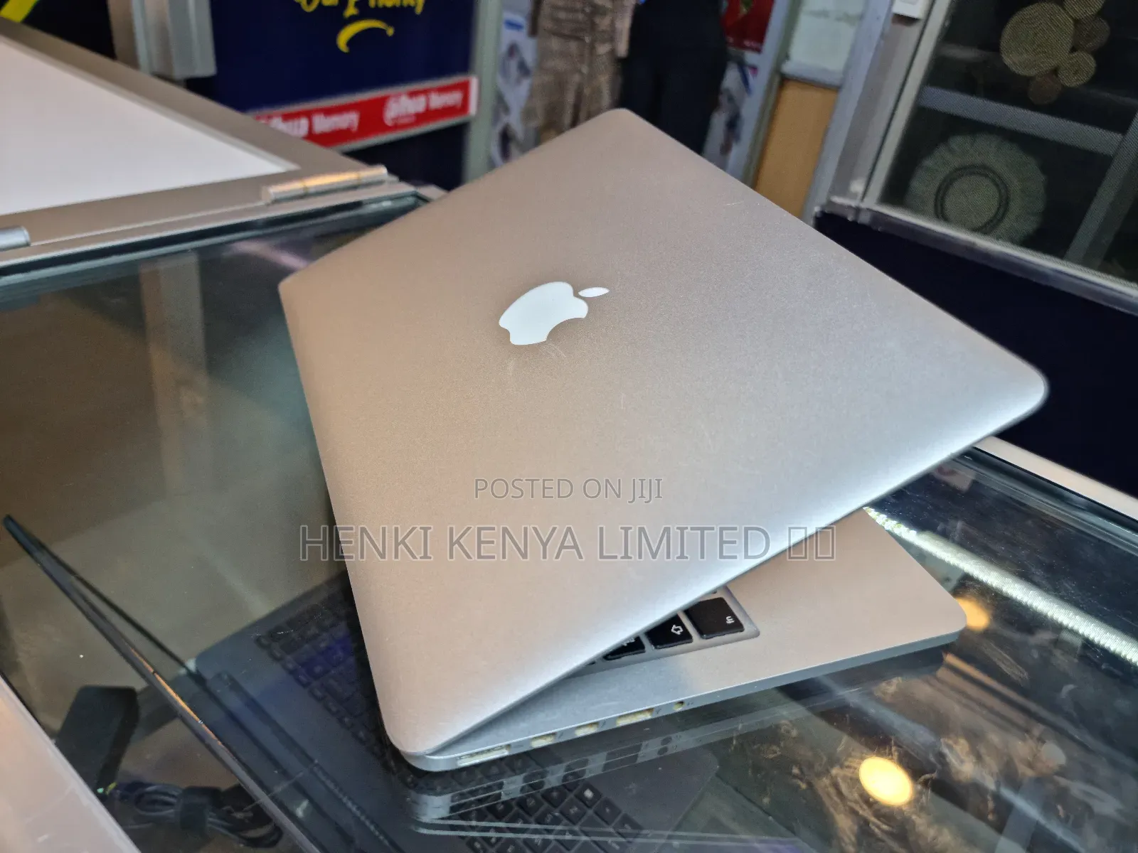 Laptop Apple MacBook Pro 2015 8GB Intel Core I5 SSD 256GB