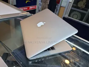 Laptop Apple MacBook Pro 2015 8GB Intel Core I5 SSD 256GB