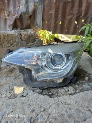 Ractis 2015-2018 Headlight With Focus