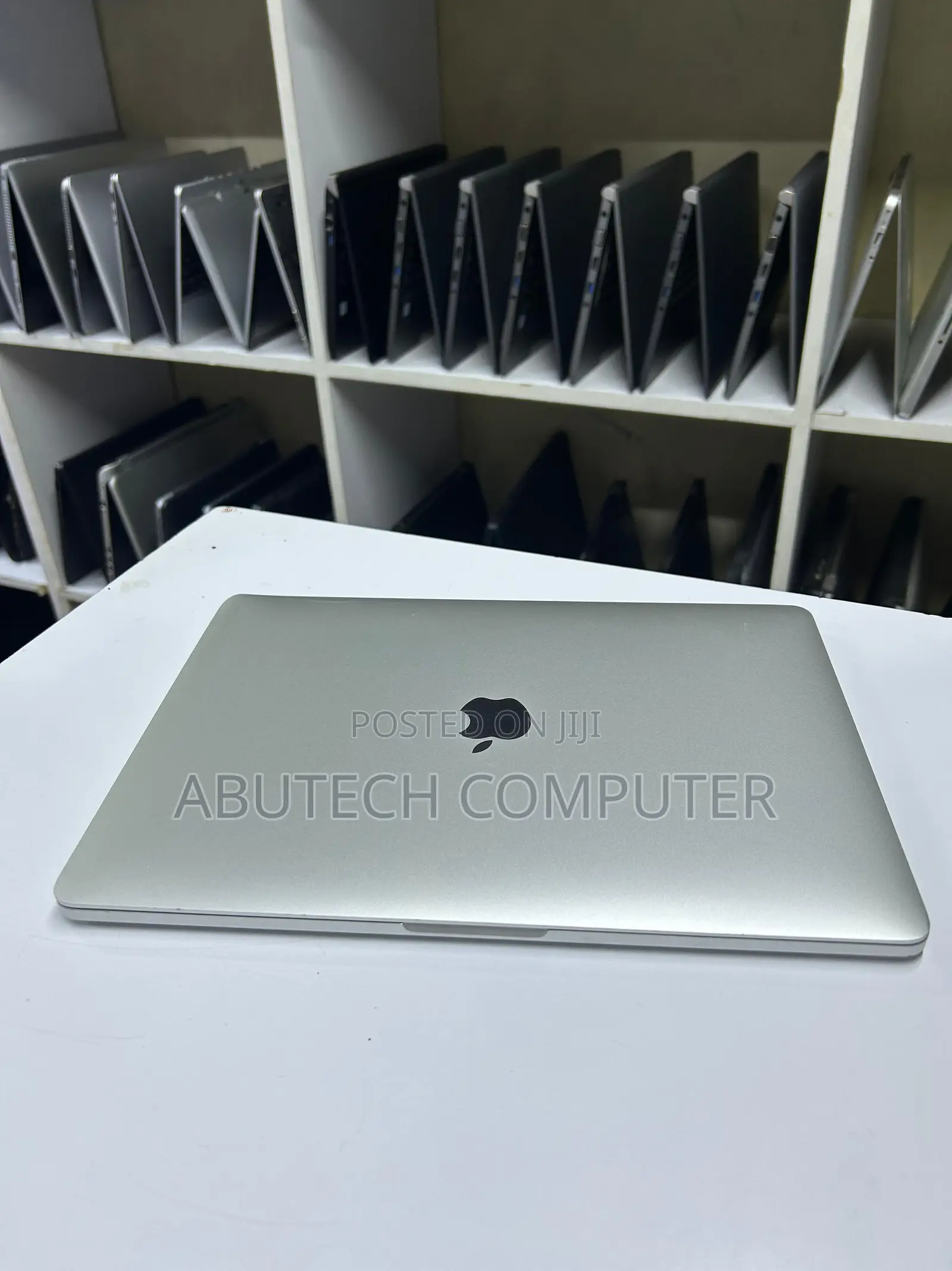 Laptop Apple MacBook Pro 2016 8GB Intel Core I5 SSD 500GB