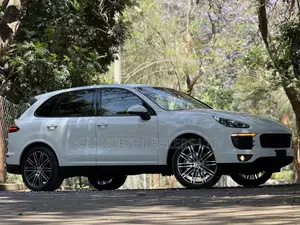 Porsche Cayenne Platinum Edition AWD 2018 White