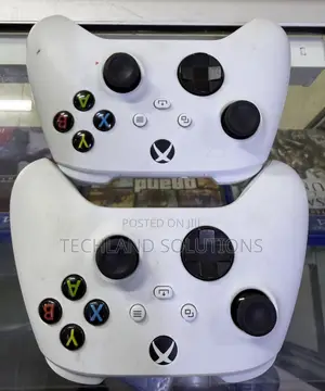 Well Kept Xbox Series Controller