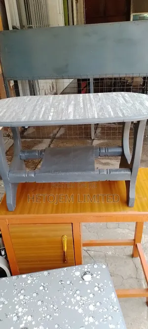 Elegant Small Coffee Table With a Modern, Sleek Design