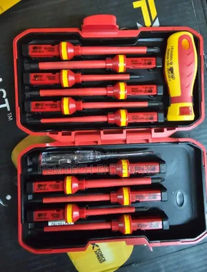 Tolsen 13-Piece Vde Insulated Screwdriver Set (Model 38016).